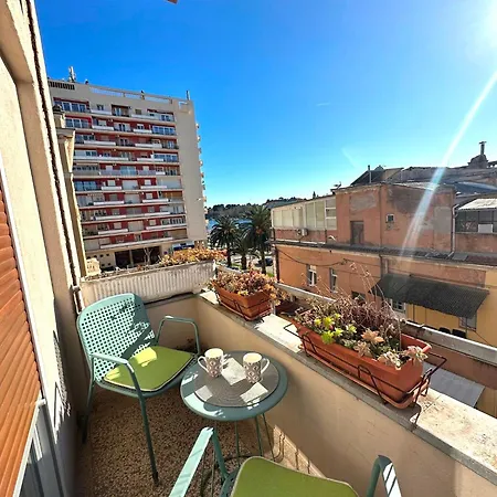 Spacious 3Bdr App In Center 